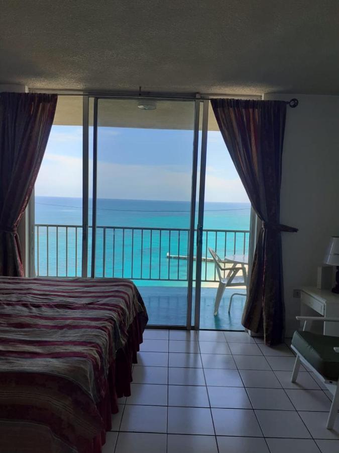 Deluxe Montego Bay Club Studio & Suites Bagian luar foto