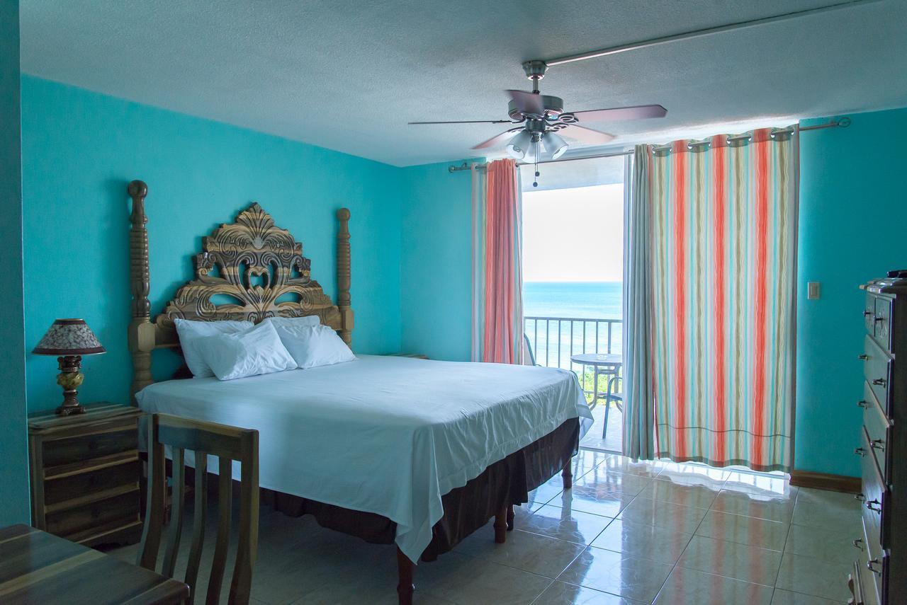 Deluxe Montego Bay Club Studio & Suites Bagian luar foto