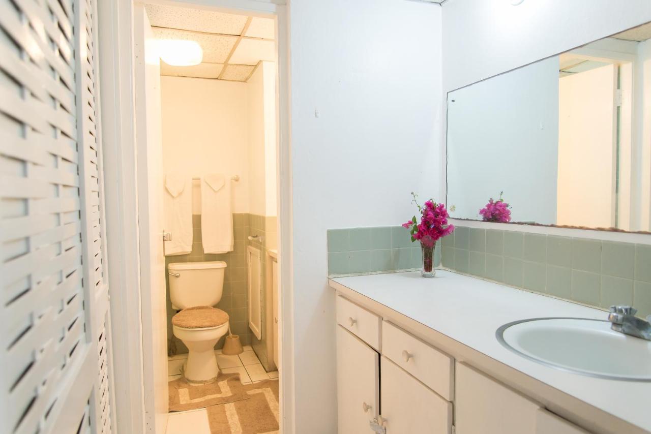 Deluxe Montego Bay Club Studio & Suites Bagian luar foto