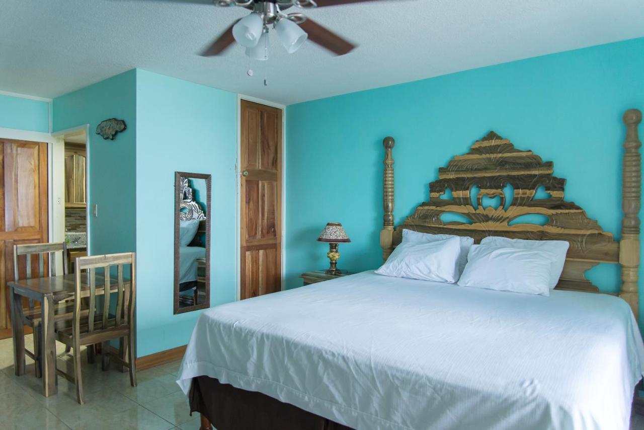Deluxe Montego Bay Club Studio & Suites Bagian luar foto